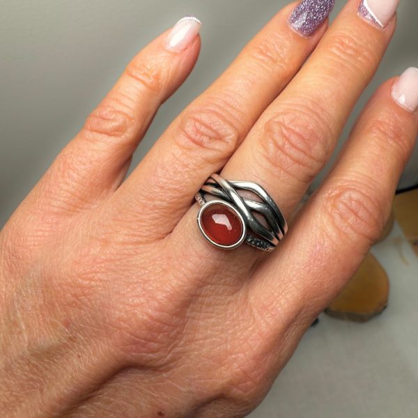 Bague Ajustable "Prema" en Grenat & Argent – Image 2