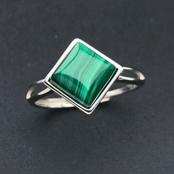 Bague Ajustable "Éclat Verdoyant" en Malachite - Forme Carré