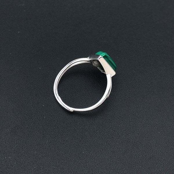 Bague Ajustable "Éclat Verdoyant" en Malachite - Forme Carré – Image 5