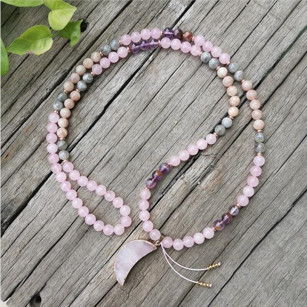 Collier Mala "Lune Rose" en Super 7, Pierre de Soleil, Quartz Rose & Labradorite – Image 3