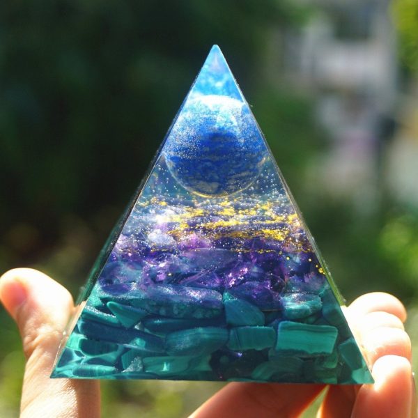 Orgonite "Kâli" en Lapis Lazuli, Améthyste & Malachite