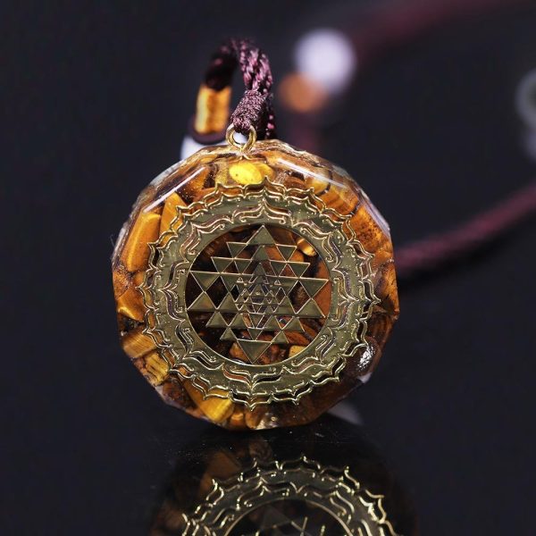 Pendentif Orgonite "Sri Yantra - Protection Sacrée" en Oeil de Tigre